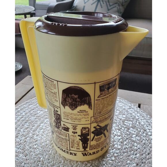 Vintage 1970s 2 Quart Montgomery Ward Catalog Retro Ads Pitcher With Lid - Picture 3 of 9